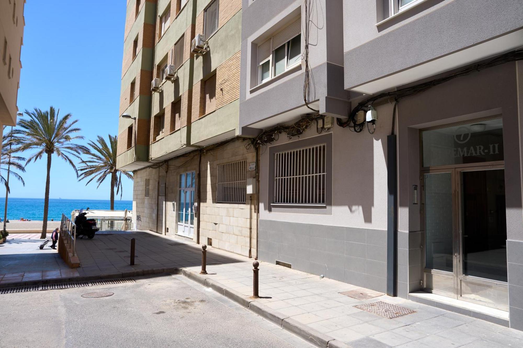 Paseo Maritimo - Apartamento A Estrenar, A Pie De Playa, Con 2 Banos Almería Exterior photo