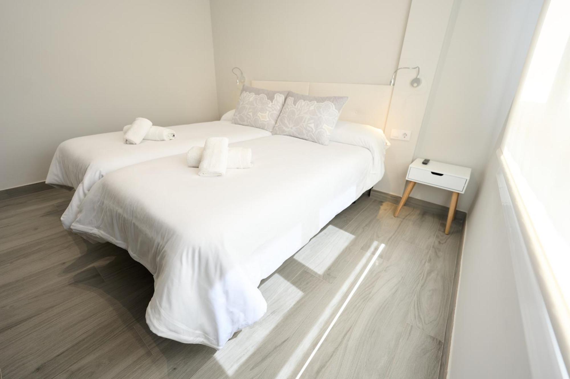 Paseo Maritimo - Apartamento A Estrenar, A Pie De Playa, Con 2 Banos Almería Exterior photo