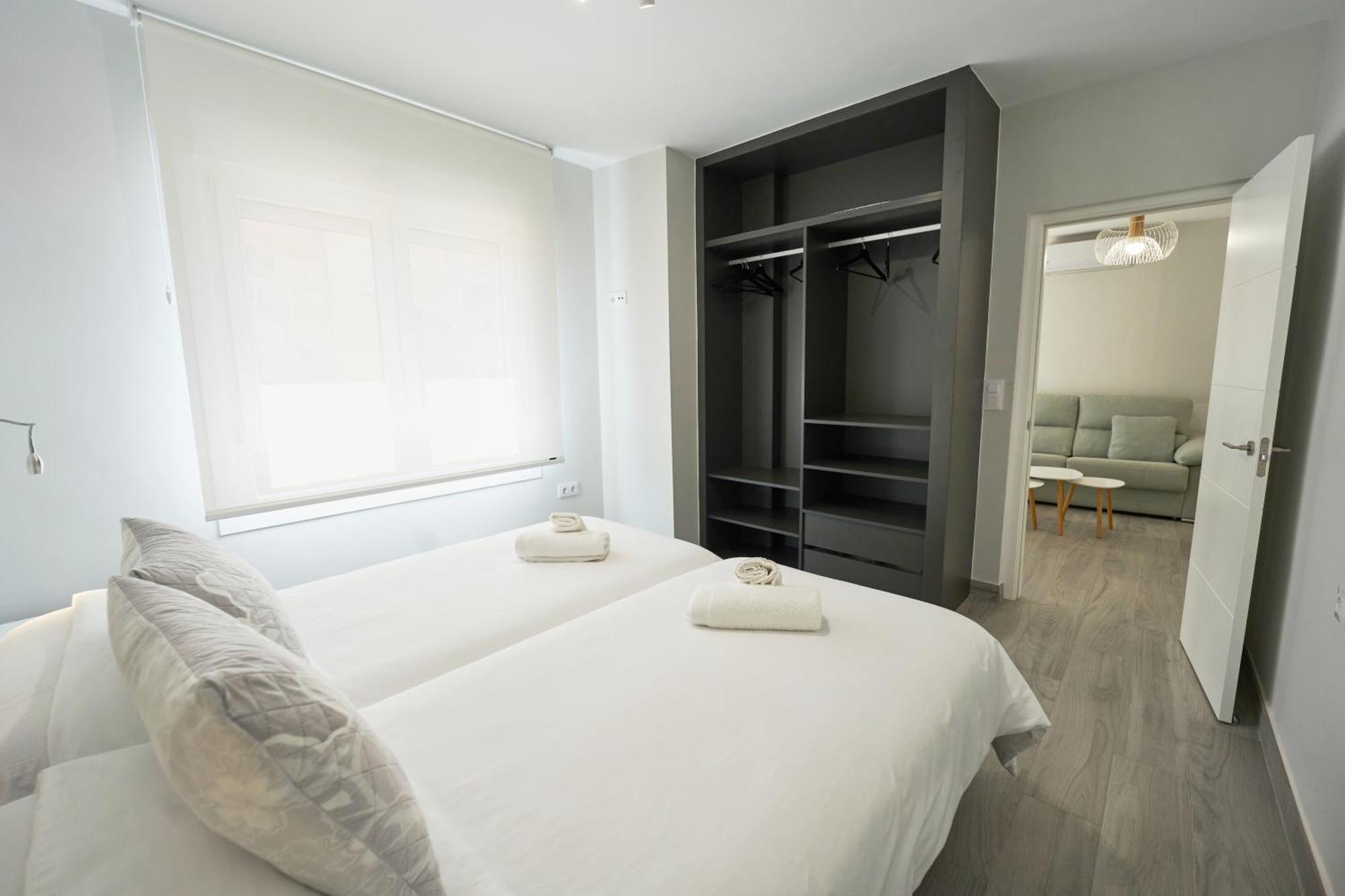 Paseo Maritimo - Apartamento A Estrenar, A Pie De Playa, Con 2 Banos Almería Exterior photo