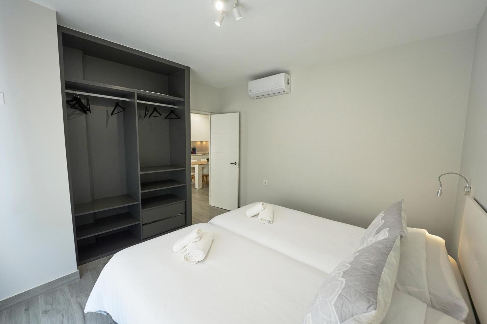 Paseo Maritimo - Apartamento A Estrenar, A Pie De Playa, Con 2 Banos Almería Exterior photo