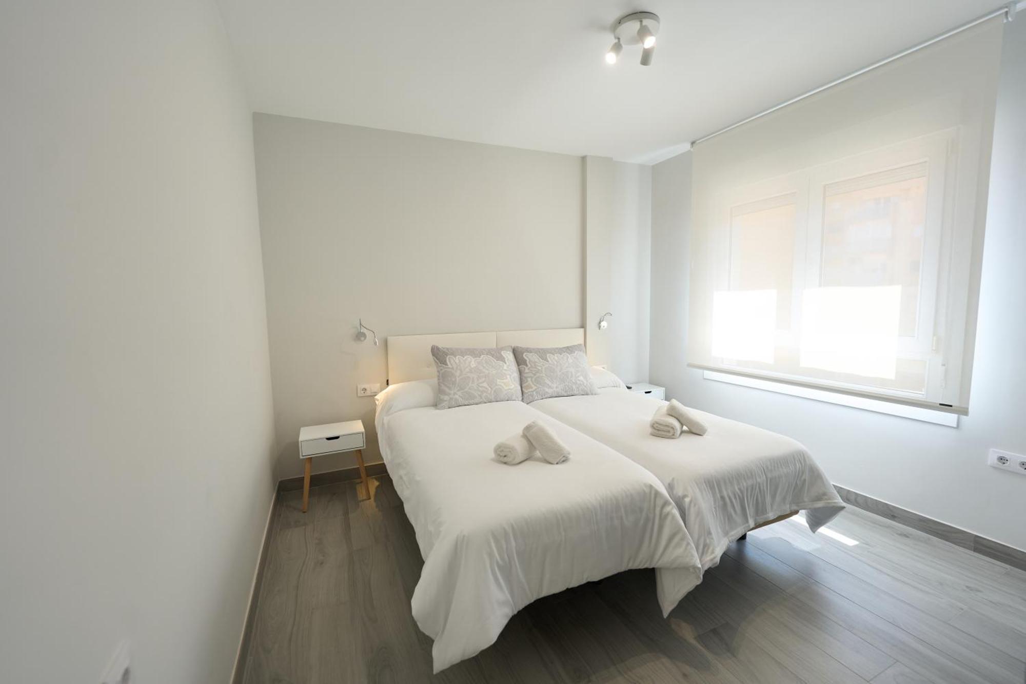 Paseo Maritimo - Apartamento A Estrenar, A Pie De Playa, Con 2 Banos Almería Exterior photo
